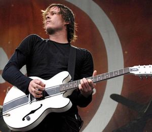 Raro es 333 tom delonge assinatura semi oco corporal branco ladrão preto jazz guitarra elétrica corporar preto encadernação única blac1793123