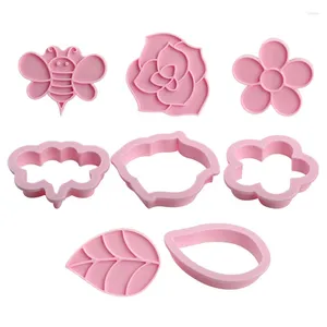 Formy do pieczenia DIY Cartoon Biscuit Formy świąteczne przycinające ciasteczka 3D Stamp Plast