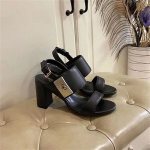 Neue Listing Ladies Sandals Catwalk Stuhly Heel Sandalen High Heels Sommer hochwertige Mode Ledersandalen