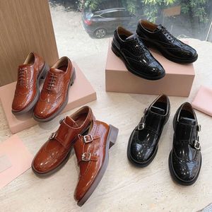 High End Version of M Family British Style Lace Up Loafers with A Design Sense That is Niche. Handmade Carved Round Toe Small Leather Shoes