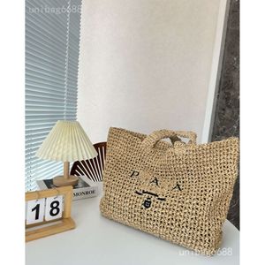 Einkaufstasche Designer -Tasche Strohbeutel Strandtasche Mode Mesh Hollow gewebt für Sommer Schwarz Aprikosen Sommergewebe