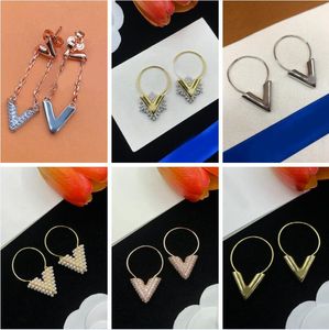 Elegant Hoop Earrings Designer Crystal Letter V Ear Drop Dangle Gold Silver Plated rostfritt stål Ear Stud Fashion Women Jewerlry Wedding Party Gift Hög kvalitet