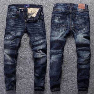 Herr jeans italiensk stil mode män jeans retro mörkblå elastisk smal fit rippade jeans män strtwear vintage designer denim byxor hombre t240409