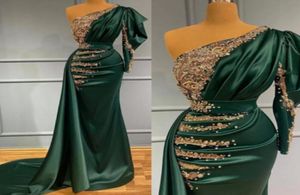 Charming Satin Satin Green Mermaid Prom Dress com apliques de renda dourada de pérolas de miçangas um ombro de ombro longo ocasio94445558