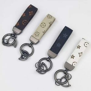 Chaopai Old Flower LeatherMen'sキーチェーンカーウエストマウントホースシューバックルと耐久性