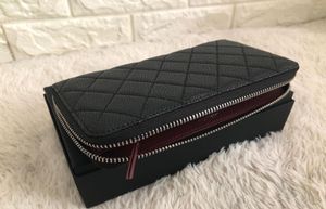 ins Quality Black Leather Sheippered Long Style Classic Quilted Prestive for Women039S Pass Delivery مع مربع الأجهزة الكافيار 7019929