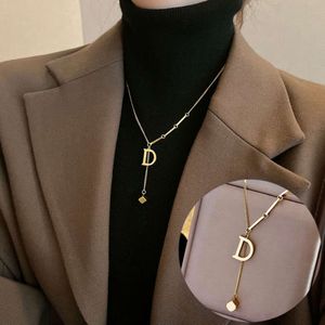 26 Letter Titanium Steel Necklace for Women, D Color Resistant, Winter Internet Famous, Versatile, Fashionable, Collarbone Lengthened, H Sweater Chain Pendant,