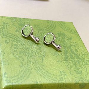 Klassiska designerörhängen för damer g smycken nyckelstång örhängen för engagemang gåvor