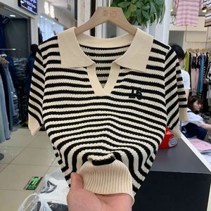 النساء القصيرة ذات الأكمام المخططة مقصورة القمصان الصيفية Tshirt Hollow Out Contrast Colors Patchwork Korean Fashion Tops متعددة الاستخدامات 240409