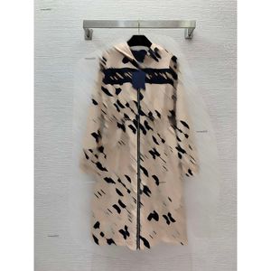 Kobiet Trench Płaszcz Designer Coats Kurtka damska damska wiatrówka nowa wiosenna podróż podróżna moda logo długi płaszcz zamek błyskawiczny w talii projekt sznurka 08 kwietnia