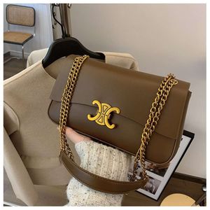 Deri çanta tasarımcısı,% 50 indirim tarzı kadın küçük kare çanta tek omuz crossbody moda ve çok yönlü modaya uygun yüksek uçlu yeni kadın çantaları satıyor