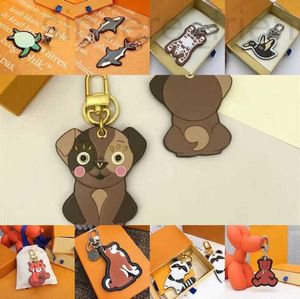 Keychains Lanyards Designer Classic Cartoon Cute Tiger Keychain Wallet Keyring Designer Animal Car Letter Fox Women Charm Pendant Accessories PM8U