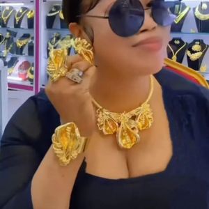 Design del set di gioielli Dubai Big Gioielli per donne Collari in oro Brasile Orecchini in oro Orecchini Bracciale FHK16628 240402