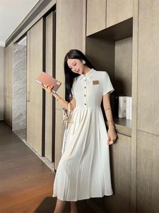 Classic Designer's Classic Women's Fashion Dress Rightided Lettere Flip Collar Botton Spilad Abito piegato Celeganza Eleganza Deli