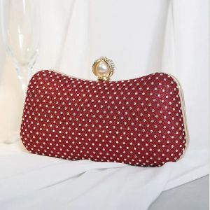 Röd diamantkoppling väska kvinnor lyxdesigner handväska strass glänsande fest koppling handväska bärbara damer liten handväska b445