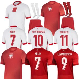 2024 Polonya Futbol Formaları Erkekler Çocuk Kiti Polonia 24 25 Lewandowski Zielinski Milen Zalewski Szymanski Polonya Futbol Gömlek Fan Versiyon Polen Üniforma ve Çorap
