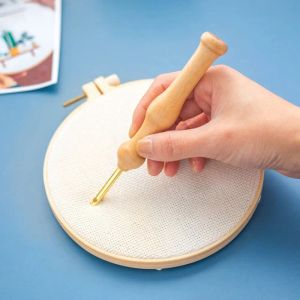 Varm stickbroderi nålar som väver felting hantverksstitching stans penna tråd trähandtag diy sömnadsverktygstillbehör