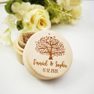 Benutzerdefinierte rustikale Hochzeitsbaum Holz Ringkastenhalter Jubiläum Geschenk Personalisierte Holzringträger Box Schmuck Schmuckkasten