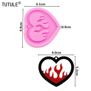 Glänzendes Herz Feuerflammohrringe Schimmel, Schlüsselbund handgefertigte flexible Silikonkautschukform, Epoxidharz Polymer -Ton -Schmuckform