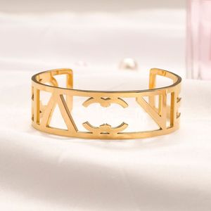 Fashion Style Bracelets feminino Bangled Designer Jóias 18K Gold Gold Plated Antexless Wedding Looks Bangles Bangles Whole287f