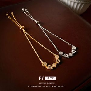 Zirkonquadrat -Geometrie ziehen Instagram Korean Exquisite Light Armband Mode und vielseitiges High -End -Kunsthandwerk