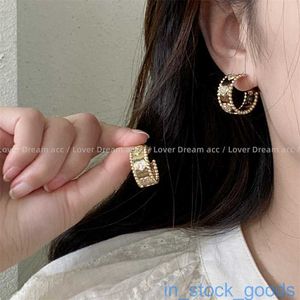 Seiko Edition Top Brand Vancefe Earrings Metal Cool Style Micro Inlaid Love Water Diamond örhängen Små och populärt design Designer Brand Logo Grave Earring