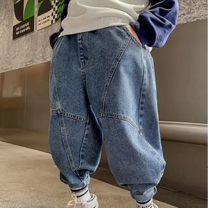 Trendiga pojkar flickor coola jeans byxor korea stil kort