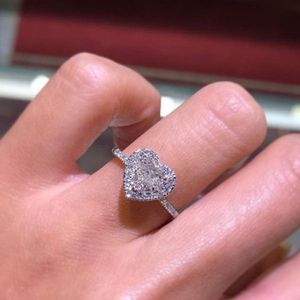 Nowe pierścionki z biżuterią modową Kreatywne serce w kształcie pełnego diamentu pierścionki mody damskie pierścionki biżuterii