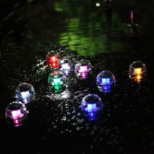 Luci LED di piscina subacquea luci avvertibili a 7 colori LED che cambia l'illuminazione galleggiante flottante lampada da laghetta da pesca ad energia solare D251S