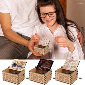 Decorative Figurines Wooden Music Box Hand Turned Melody Melodious Sound Showcase Engraved Vintage Cute Boxes For Christmas Birthday