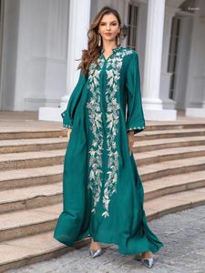 エスニック服Eidイスラム教徒の女性のためのドレスJalabiya Abaya Ramadan Long Dresses Abayas Embroidery Imono Robe Caftan Vestidos