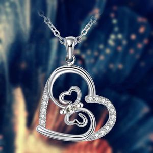 Fashionable Micro Inlaid Butterfly Heart Pendant Necklace