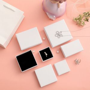 Högkvalitativ kartong smyckeslådor gåvor presentera förvaringsdisplaybox för halsband armband örhängen ring fyrkantig rektangelfodral
