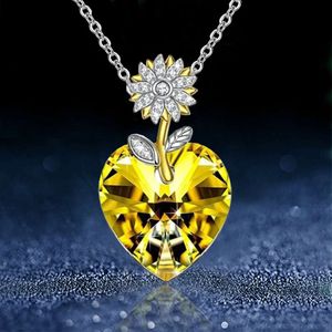 Collana a sospensione a forma di cuore giallo in stile cinese per bambini Halloween Party