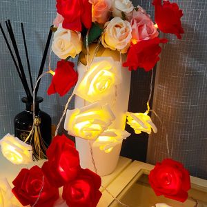 1.5m 10 LEDレッドガーランド人工花ブーケストリングランプフォームバレンタインデーウェディングダースデーの装飾のための妖精のライトローズ妖精ライト