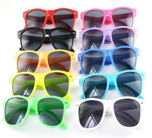 Wole 13 cores óculos de sol para crianças Plástico designer de luxo Sol óculos retrô quadrado vintage vendendo óculos populares by157118454