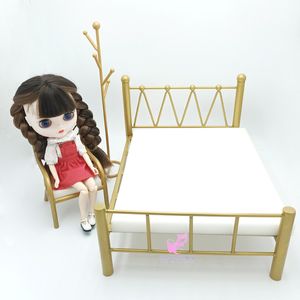 Blythe bambola mobili sedia da letto in metallo per bambola da 30 cm OB11 Accessori