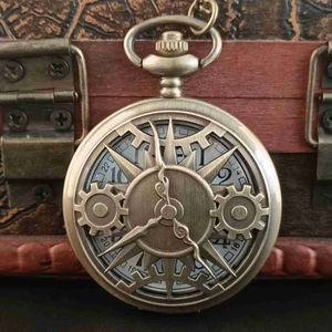 Pocket Watches Vintage bronze gun skull defending freedom Second Amendment military quartz necklace Pocket pendant for men Halloween Chr Y240410