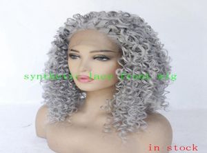 Fashion Girl Party Hair Wigs In Stock Gray Grey 18 Inch Kort hår Afro Kinky Curly Syntetisk spetsfront peruk för kvinnor57354728682330