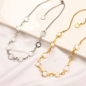 Luxus geometrische Halskette Brief Design 18K Gold vier Blattklee Edelstahl Charm Anniversary Birthday Party Täglicher Kleidung