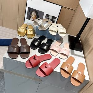 Klassiska läder tofflor Kvinnor Designers Triangle Sandals Flat Slides Flip Flops Summer Outdoor Loafers Bath Shoes Pra Beachwear Thong Sandal Slipper Storlek 35-43