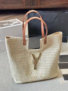 Halmpåse sommar strandpåse tote väska lyx designer väska kvinnor mode stor kapacitet shopping väska mäns och kvinnors semester strand resor axel crossbody väska