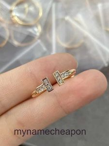 Toppkvalitetsdesignringar för kvinnors tifancy V-guld dubbel t tre diamantring cnc high-end hand set diamant high-end struktur original 1: 1 med riktig logotyp