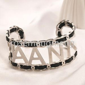 Brand Crystal Armband Bangle Designer Armband Design Letter armband Manschett Män Damälskare Chirstmas gåva 18K Guld rostfritt stål smycken