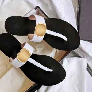 Män kvinnor flip flops märke sandaler toffel walk metall logo sommar inomhus utomhus toppkvalitet casual sko glidande sandale läder platt skjutreglage soliga pool mule loafer box