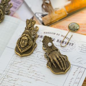 Clips 1PCS Retro Pearl Lady Hand&Face Paper Clips Journal Notebook Decoration Cute Shot Props Brass Planner Clips Stationary Supplies