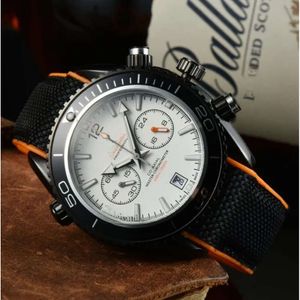 Os mostradores trabalham a marca masculina dois relógios funcionais completos relógios de pulso nylon strap moda quartzo calendário à prova d'água Sapphire Watch Wholesale and Retail 563