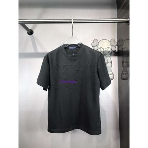 メンズデザイナーのTシャツ、レタープリントTシャツ、男性と女性の半袖シャツ、ヒップホップスタイル、黒と白のTシャツ、胸に接着剤のロゴデザインを備えた860