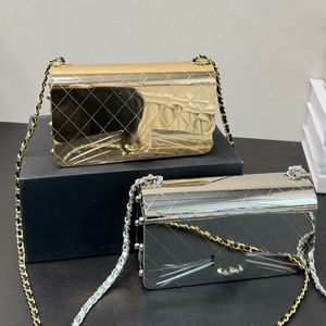 Metal Akşam Yemeği Çantası Tasarımcı Kadın Omuz Çantası Elmas Çek Flip Gold Donanım Metal CC Tokalı Lüks Çantası Matelasse Zincir Crossbody Çanta Makyaj Çantaları 18cm