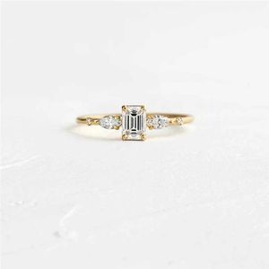 Bandringar Aide 925 Sterling Silver Square Zircon Crystal Ring for Womens Luxury Oval Round Water Diamond Wedding Engagement Ultra Thin Ring J240410